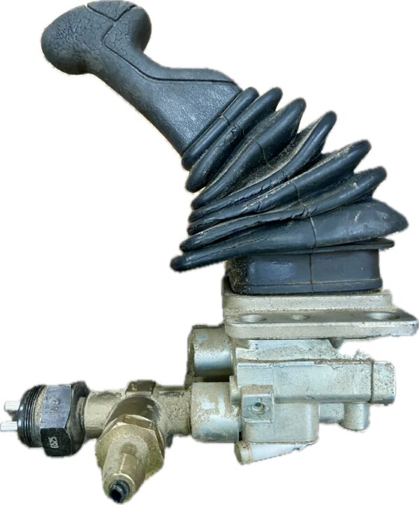 palanca_freno_de_mano_1324427_scania_p094gb6x2na310_p_310