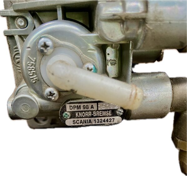 palanca_freno_de_mano_1324427_scania_p094gb6x2na310_p_310