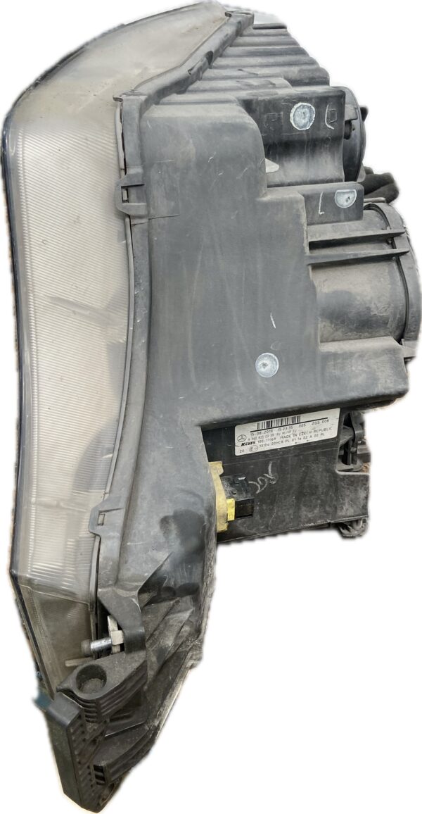 faro_derecho_a9608200339_mercedes_benz_mercedes_benz_actros_mp4_1848_l_2011_476cv_12809cc_1013910