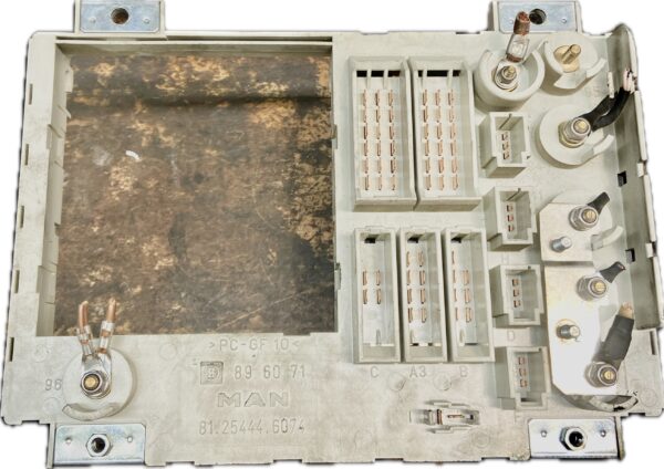 caja_de_fusibles_81254446074_man_man_tgl_8_180_fc_frc_flc_flrc_2005_180cv_4580cc_1008090