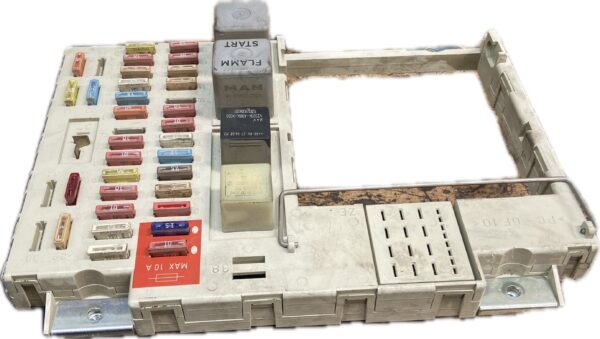 caja_de_fusibles_81254446074_man_man_tgl_8_180_fc_frc_flc_flrc_2005_180cv_4580cc_1008090