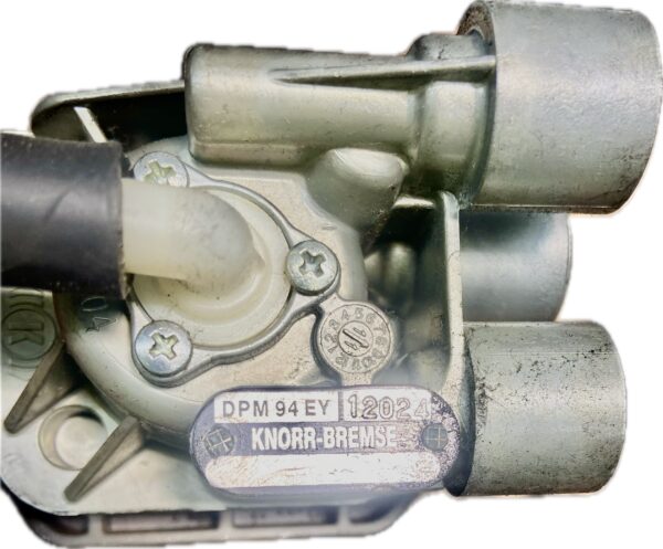 palanca_freno_de_mano_504062171_dpm94ey_iveco_iveco_eurocargo_180_e_28_k_tector_2000_275cv_5880cc_1007103
