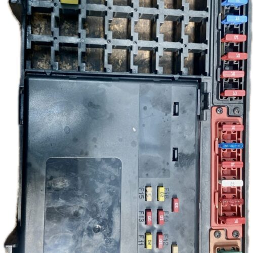 CAJA DE FUSIBLES IVECO IVECO EUROCARGO 180 E 28 K TECTOR 2000- 275CV 5880CC 1007103 - 504240777