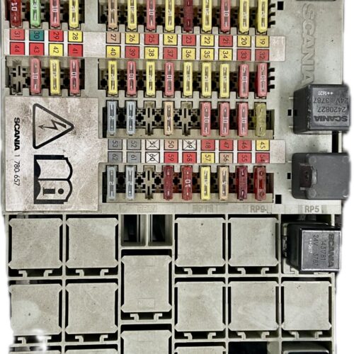 CAJA DE FUSIBLES SCANIA SCANIA P G R T – SERIES R 470 2004- 470CV 11716CC 1009791 - 1775796 1879068