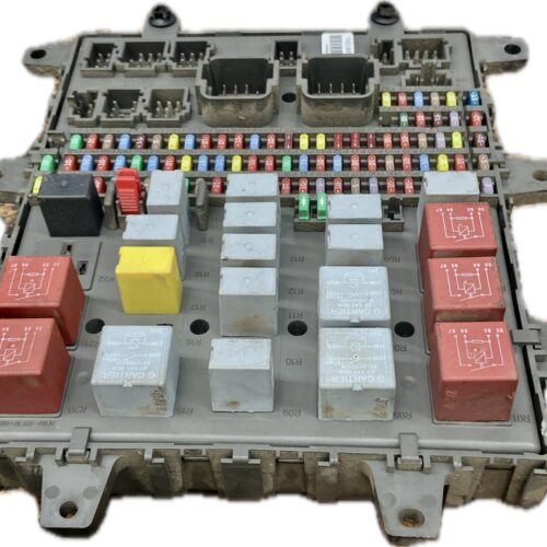 CAJA DE FUSIBLES RENAULT TRUCKS RENAULT TRUCKS PREMIUM 2 DISTRIBUTION 370.26 2005- 370CV 10800CC 1008584 - 7421899301