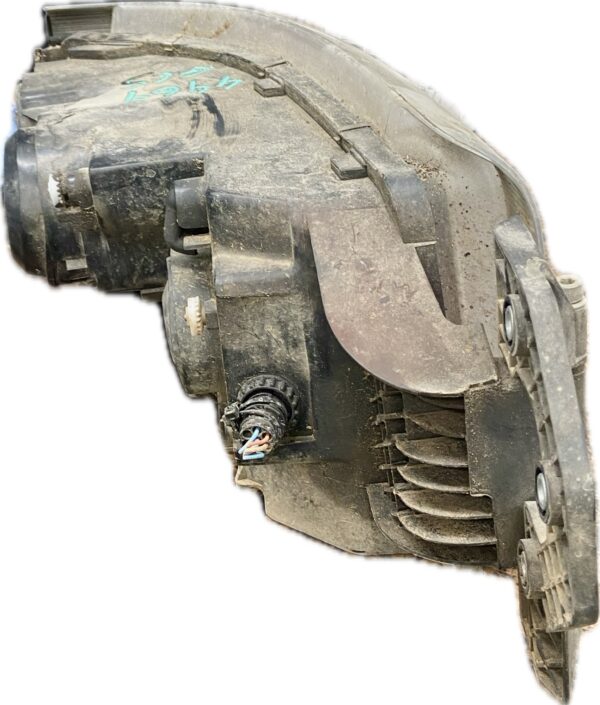 faro_izquierdo_7482588682_renault_trucks_renault_trucks_premium_2_distribution_370_26_2005_370cv_10800cc_1008584