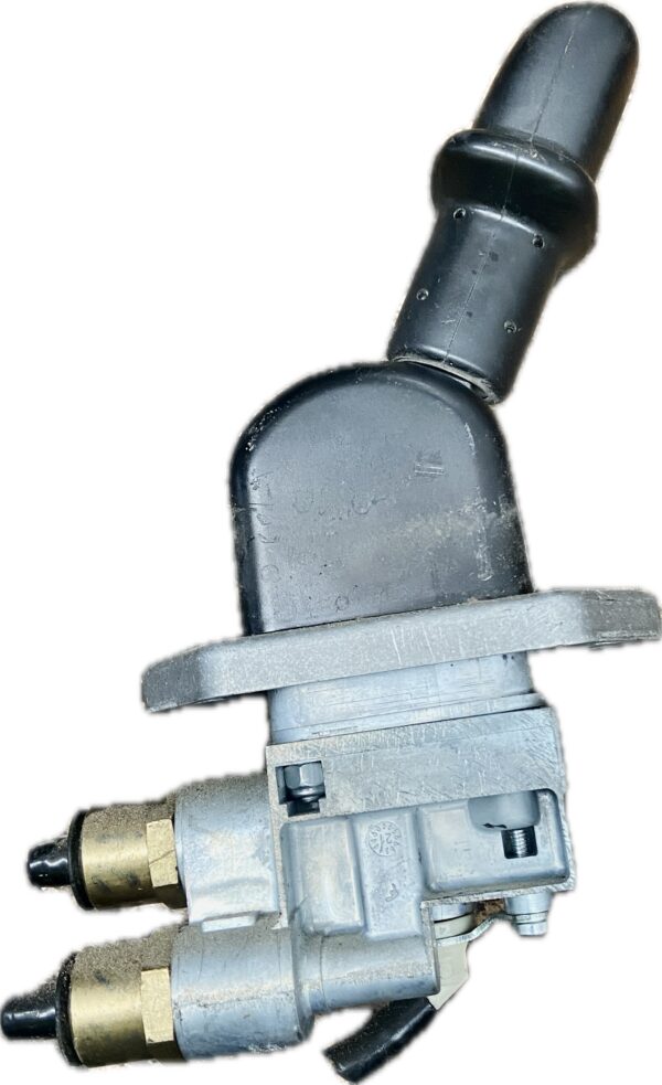 palanca_freno_de_mano_7420813850_renault_trucks_renault_trucks_premium_2_distribution_370_26_2005_370cv_10800cc_1008584