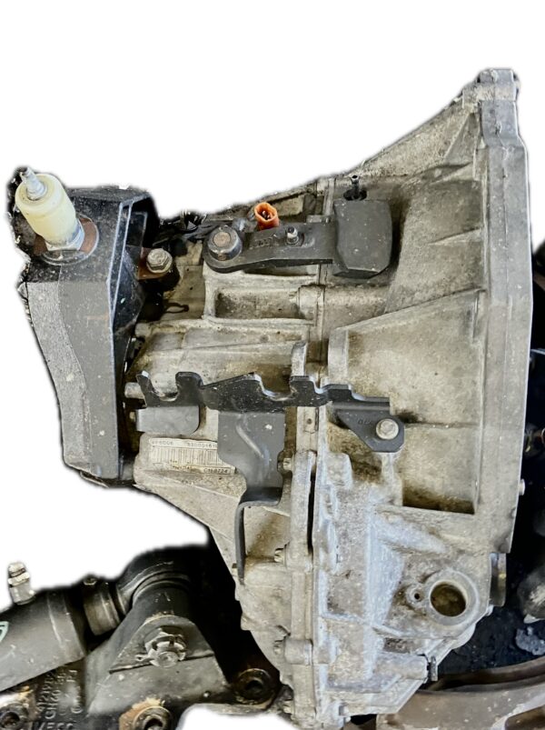 caja_de_cambios_8200546196_renault_master_100_35_l2_h2