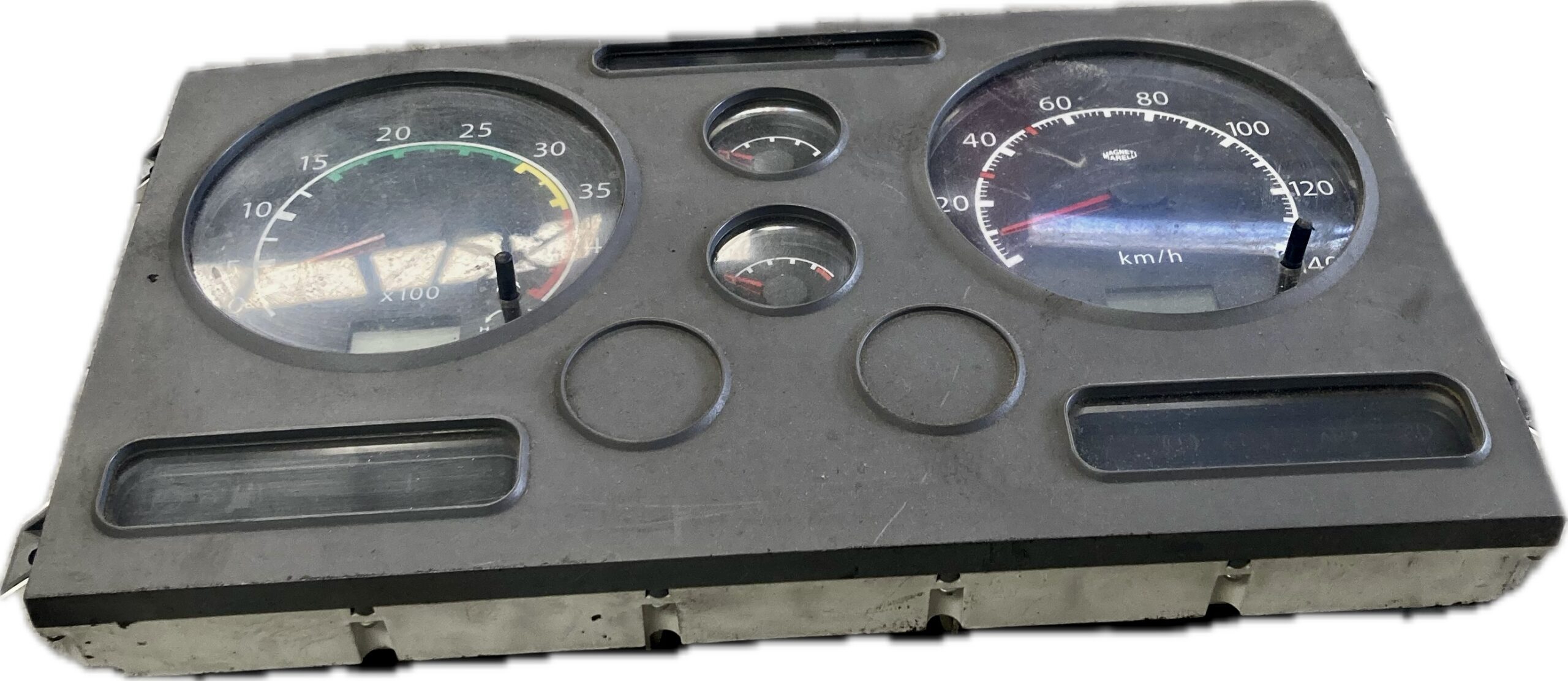 cuadro_instrumentos_248109x604_nissan_nissan_atleon_110_35_120_35_2000_106cv_2953cc_1007669