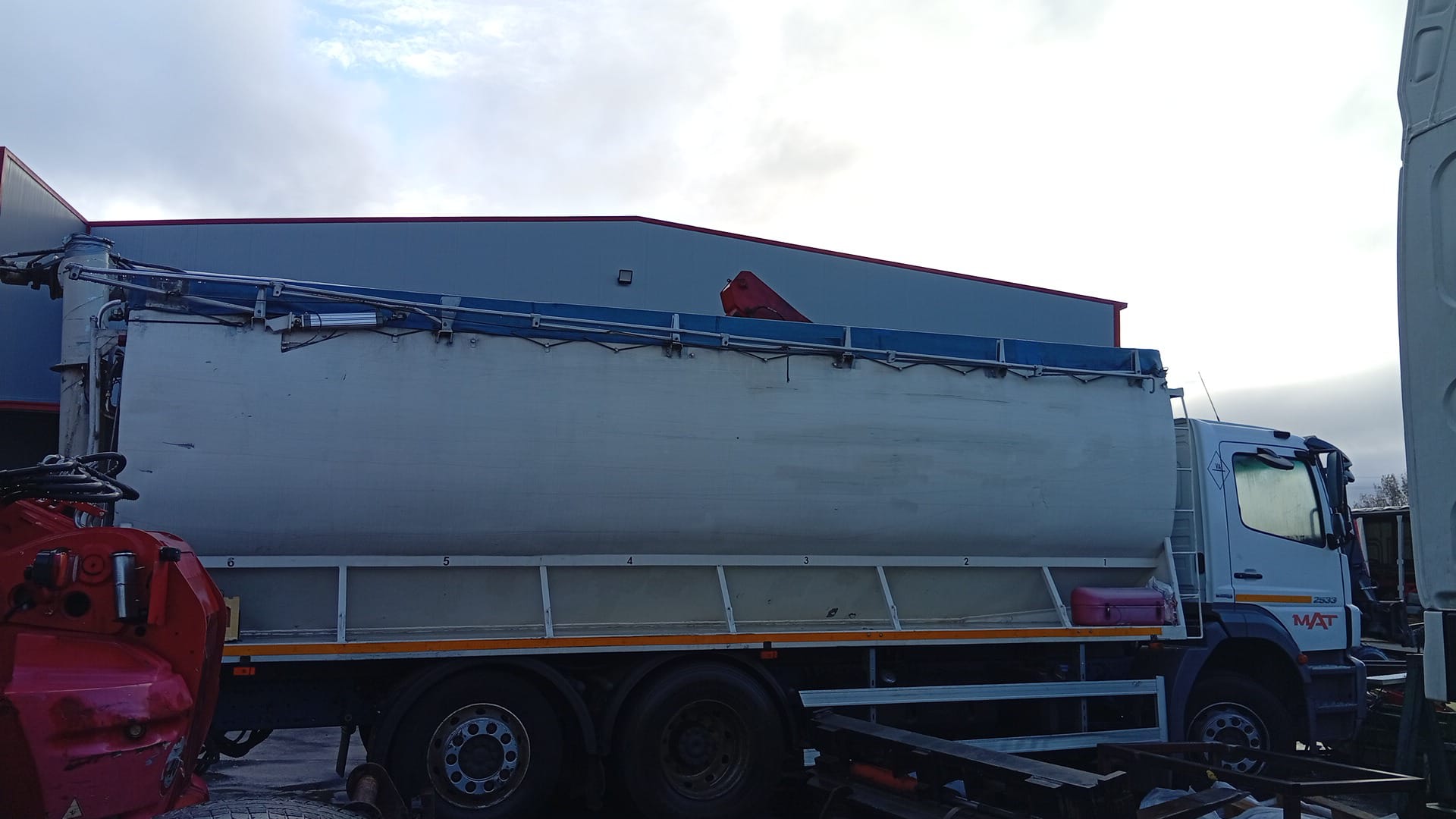 mercedes_benz_mercedes_benz_axor_2_2533_2533_l_2004_326cv_7201cc_1008845