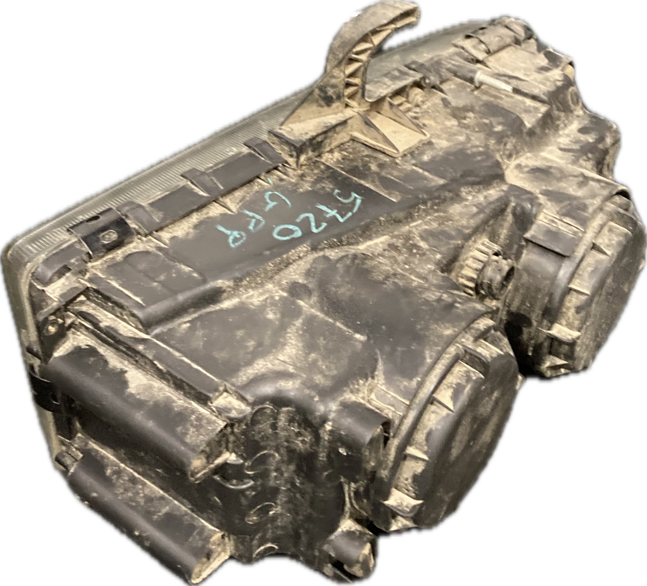 faro_derecho_6868200361_9408201661_9408200261_mercedes_benz_mercedes_benz_axor_2_2533_2533_l_2004_326cv_7201cc_1008845