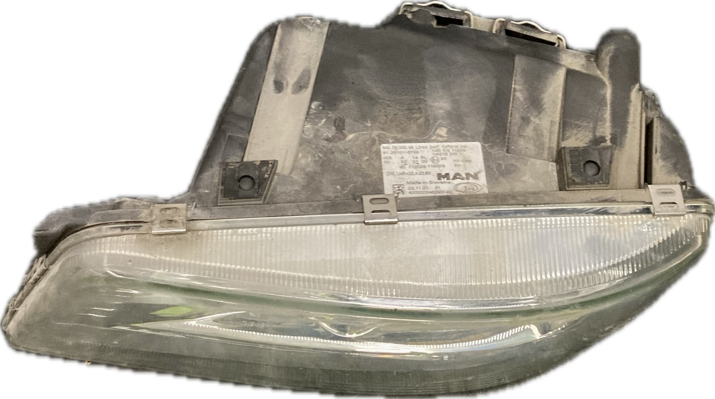 faro_izquierdo_81251016687_man_man_tgx_18_440_fls_fls_m_flrs_flrs_m_flls_flls_n_fllrsfllrs_2007_440cv_10518cc_1009226