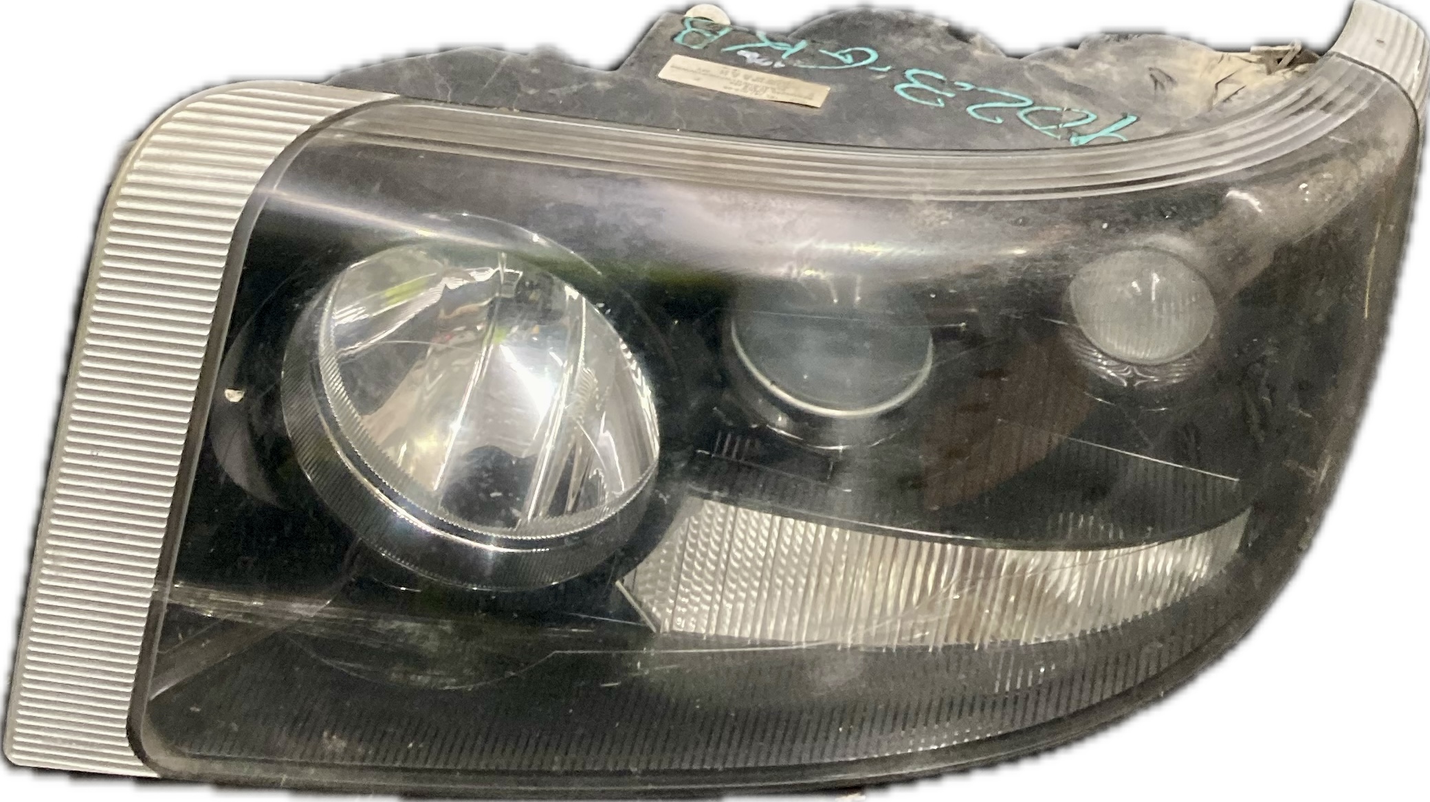 FARO IZQUIERDO RENAULT TRUCKS PREMIUM 2 DISTRIBUTION - 7482588681