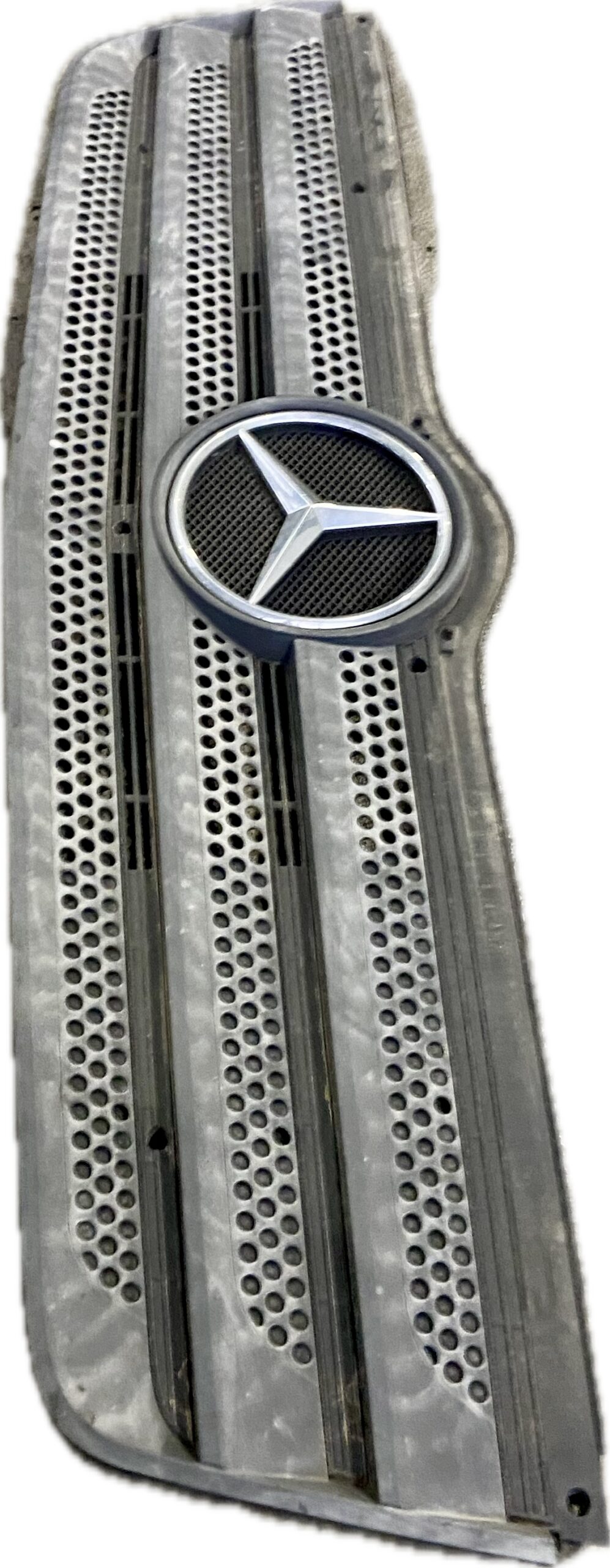 CALANDRA DELANTERA DE RADIADOR MERCEDES-BENZ MERCEDES-BENZ ATEGO 3 1218 1218 L 2013- 177CV 5132CC 1016330 - 9678800285