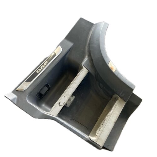 ESTRIBO IZQUIERDO DAF XF 105 - 1835023