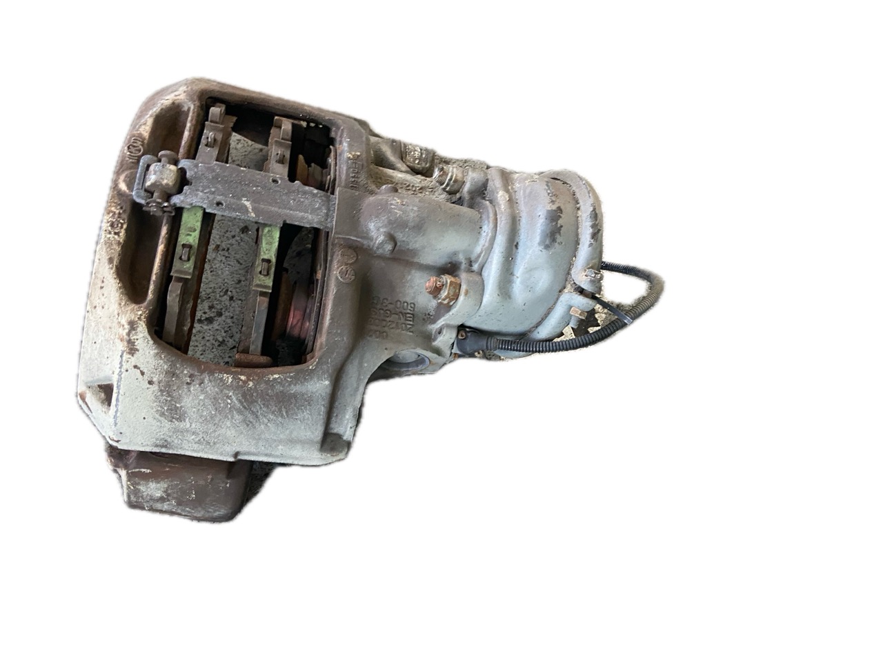 PINZA DE FRENO DELANTERA IZQUIERDA MERCEDES-BENZ MERCEDES-BENZ ECONIC 2628 L 2001- 279CV 6884CC 1013427 - 0044209383