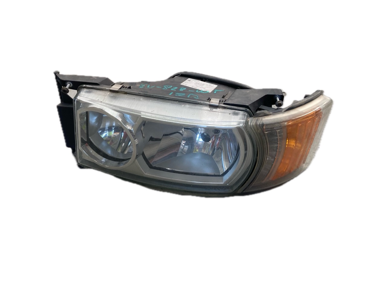 FARO IZQUIERDO SCANIA P G R T – SERIES P 450 2013 - 2416124 1949906