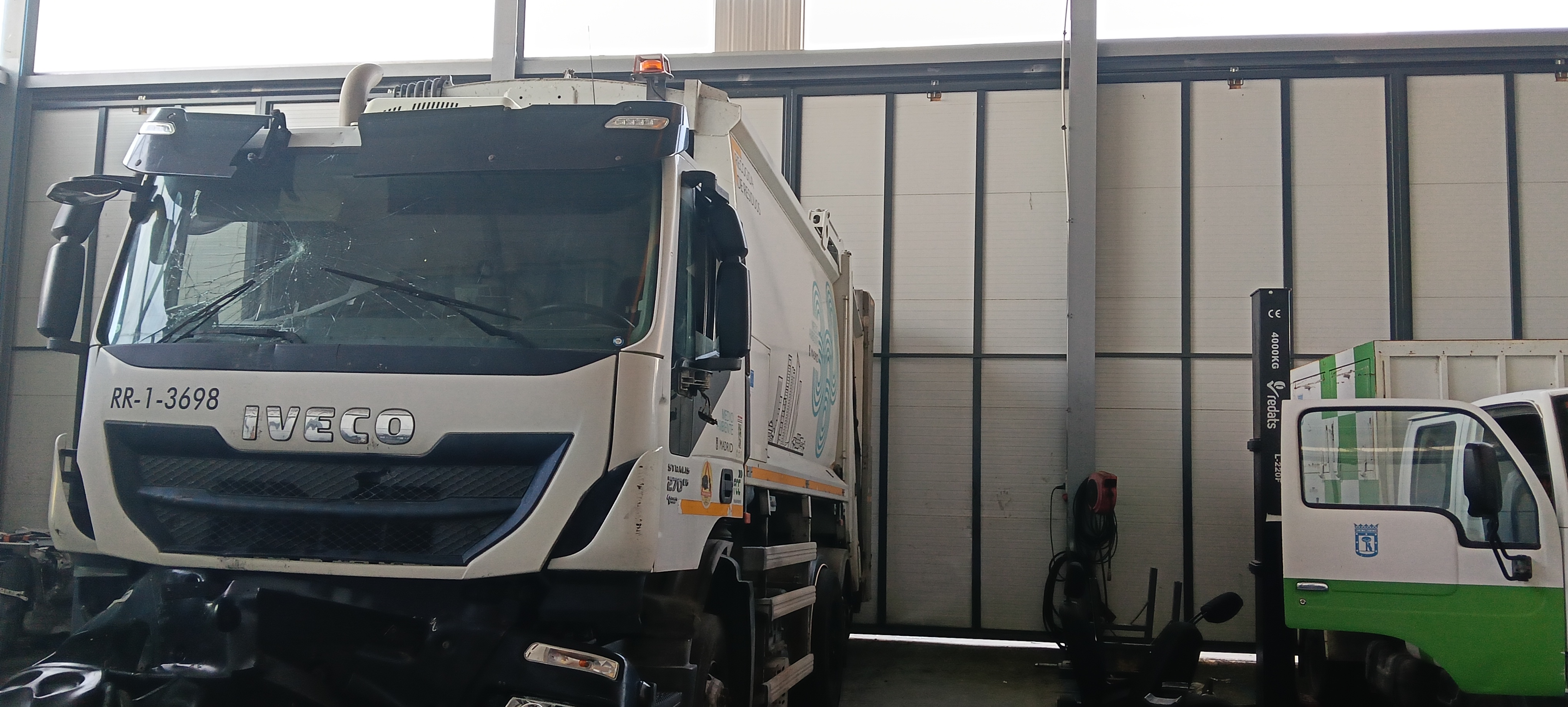 iveco_iveco_stralis_ad_260s27_at_260s27_2004_272cv_7790cc_1010467
