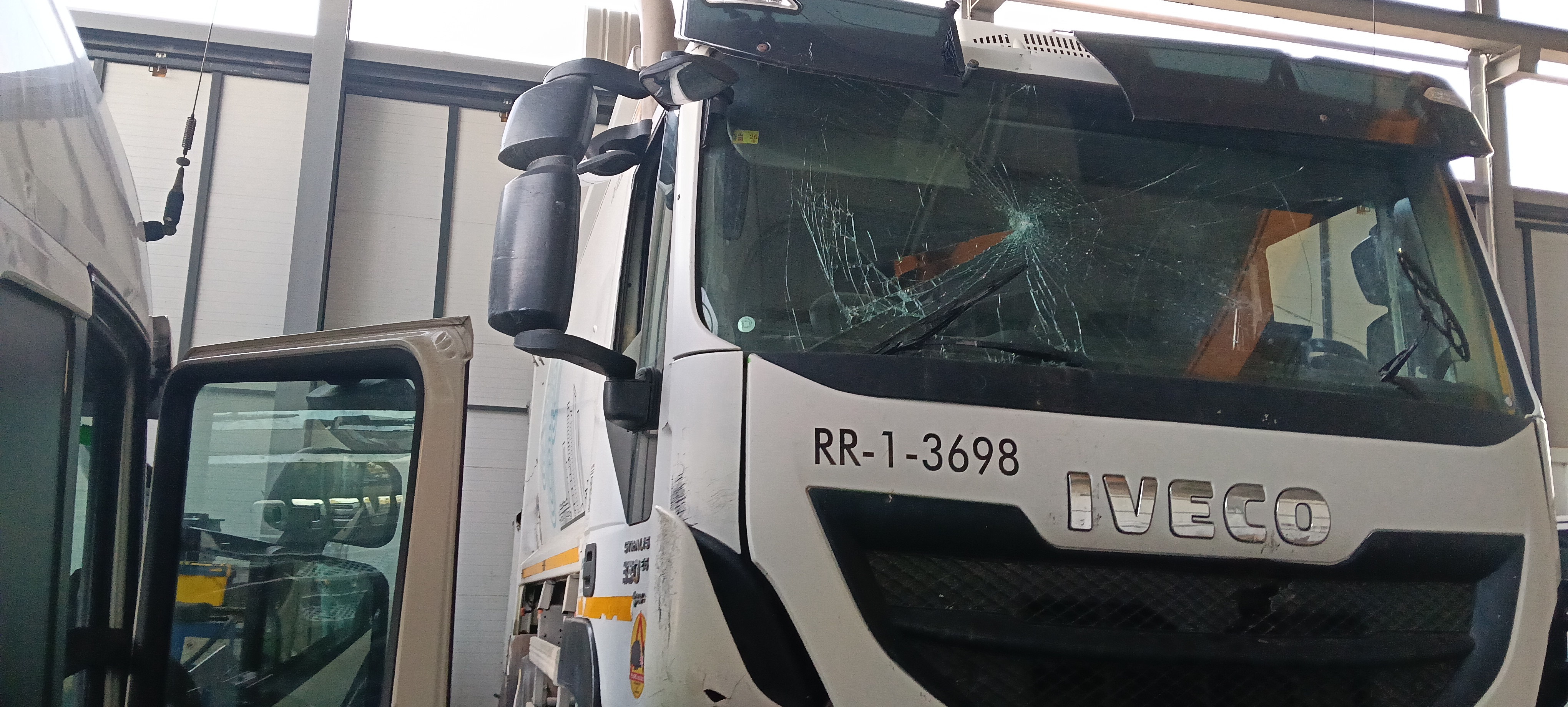 iveco_iveco_stralis_ad_260s27_at_260s27_2004_272cv_7790cc_1010467