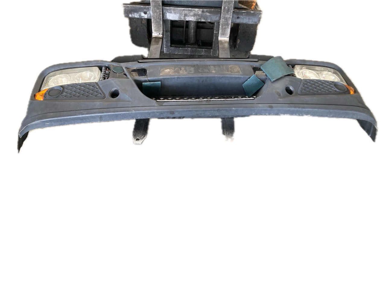 PARAGOLPES DELANTERO IVECO EUROCARGO - 504281893